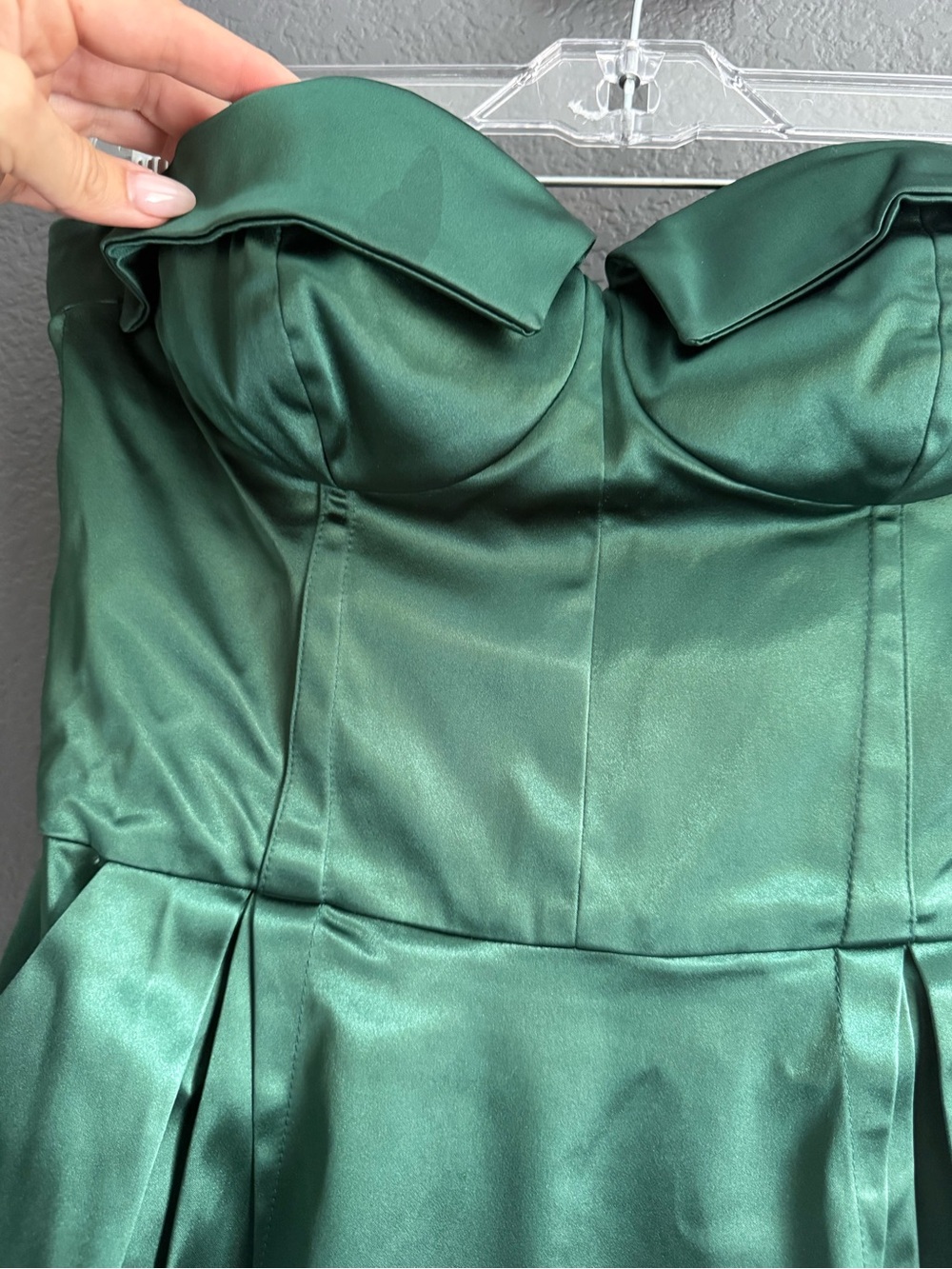 DOLCE & GABBANA • Strapless Green Satin Sheath Dress - size 6 8 - Picture 3 of 5
